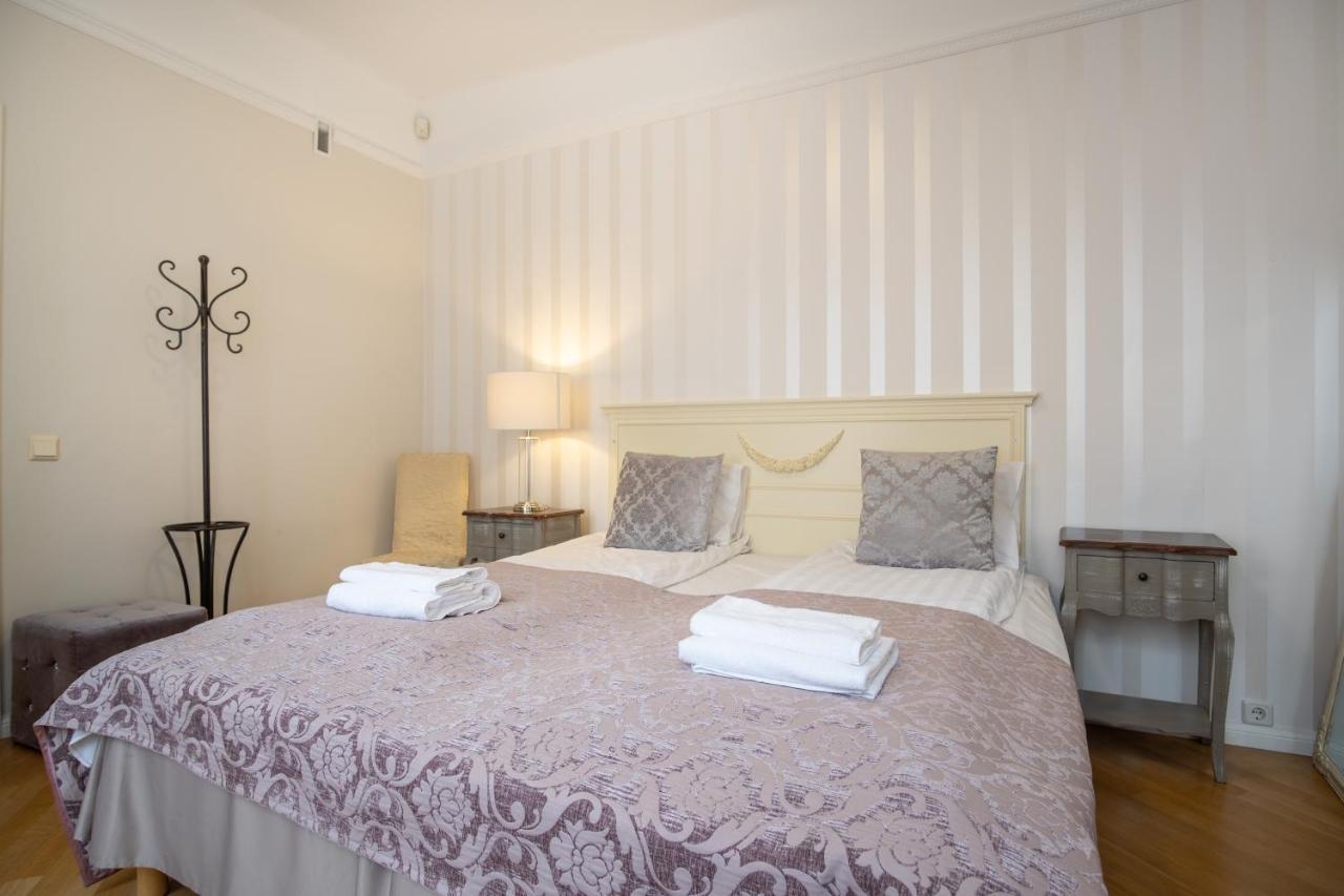 Dream Stay - Historical 3-Bedroom Apartment With Sauna & Fireplace Tallinn Exterior photo