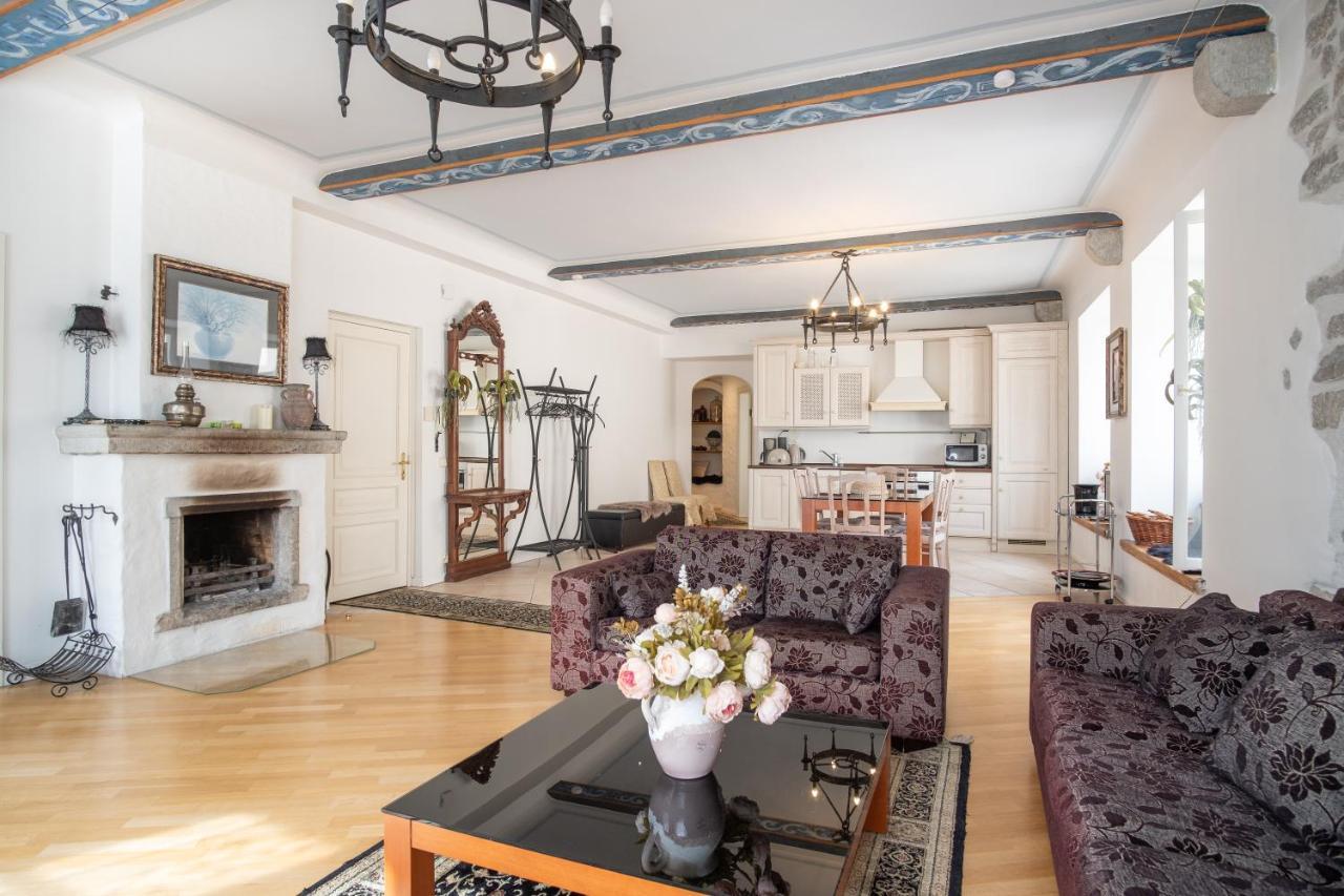 Dream Stay - Historical 3-Bedroom Apartment With Sauna & Fireplace Tallinn Exterior photo