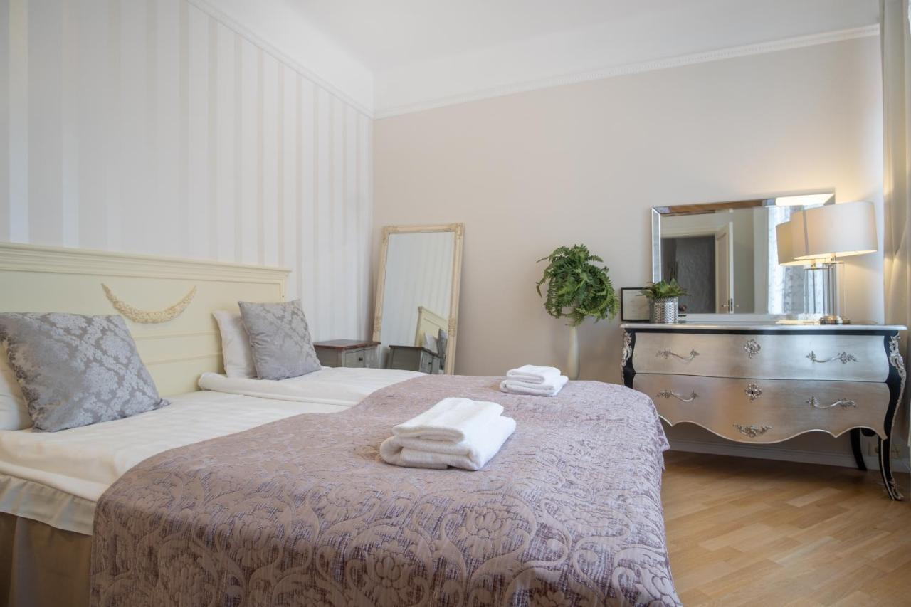 Dream Stay - Historical 3-Bedroom Apartment With Sauna & Fireplace Tallinn Exterior photo
