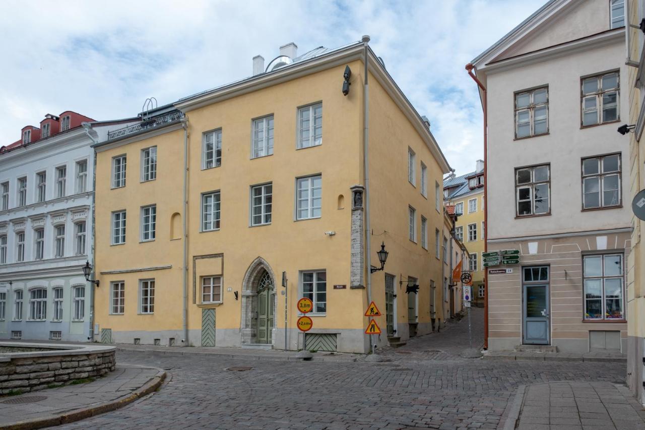 Dream Stay - Historical 3-Bedroom Apartment With Sauna & Fireplace Tallinn Exterior photo
